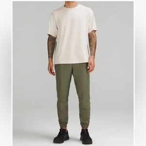 FLAWED Men's Lululemon License to Train Jogger pant Olive Green size Large